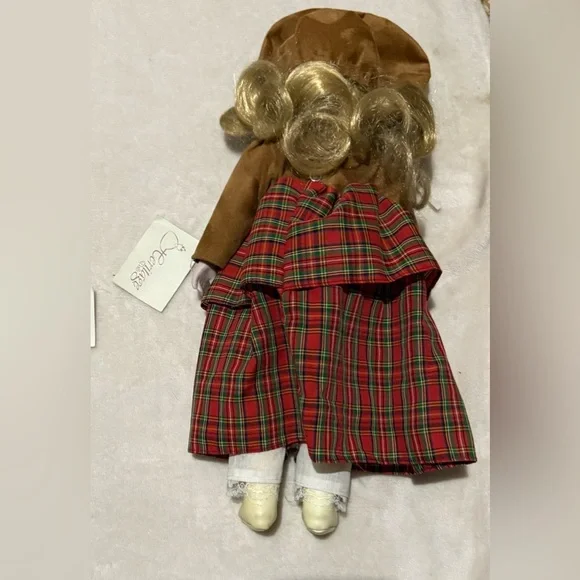 Heritage Dolls Elegant Collectible - Picture 2 of 4